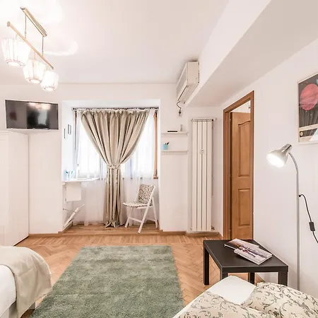 Old Town By Citylife Suites *